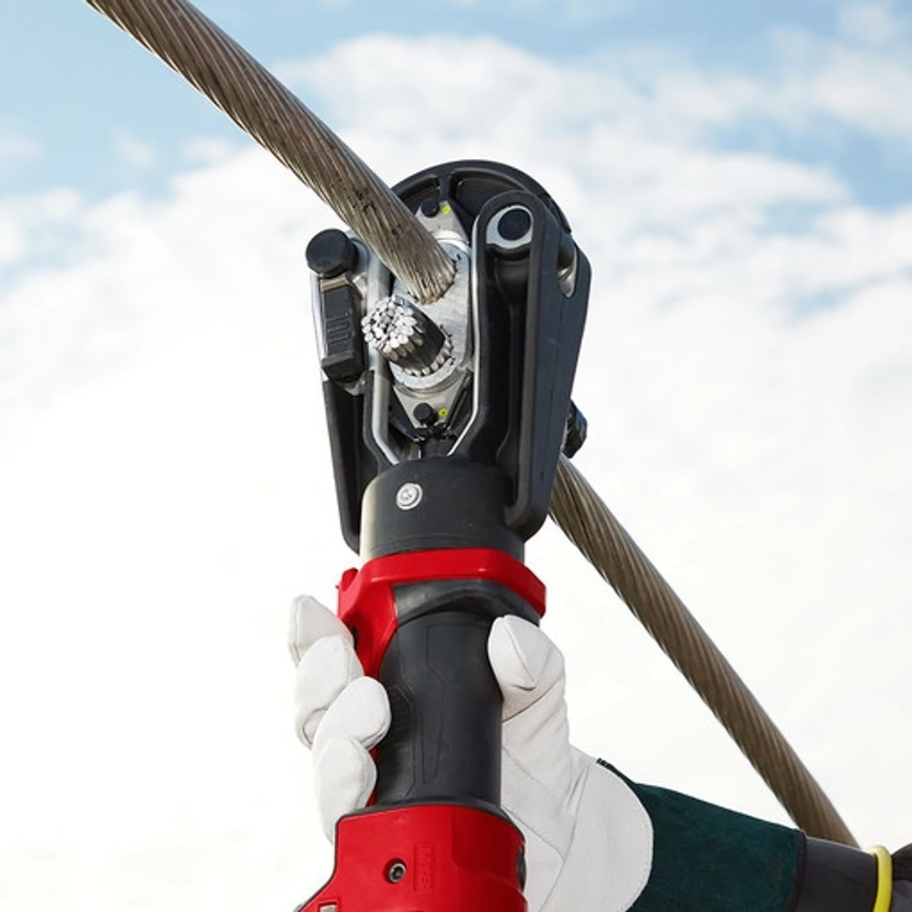 Milwaukee 2879-22 M18 FORCE LOGIC 15T Crimper Kit 4 Milwaukee 2879-22 M18 FORCE LOGIC 15T Crimper Kit - Image 2